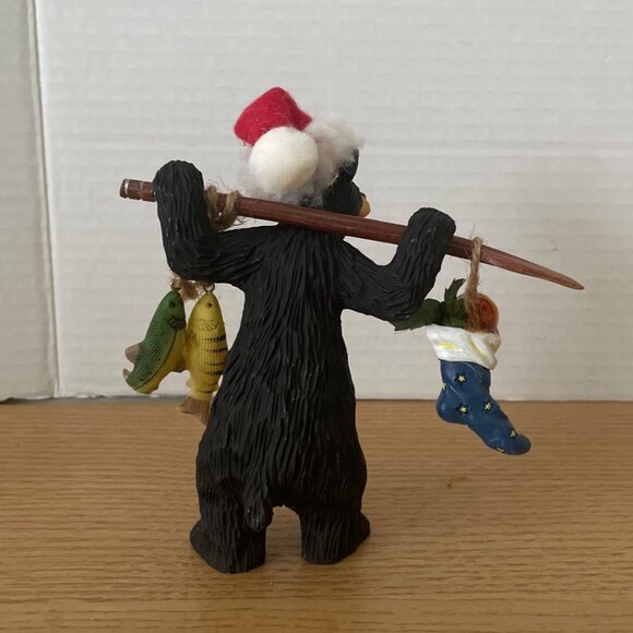 Vtg O’Well Bear Carrying Boat Oar Stocking Fish Christmas Hat Cabin Lodge Decor - Picture 3 of 10